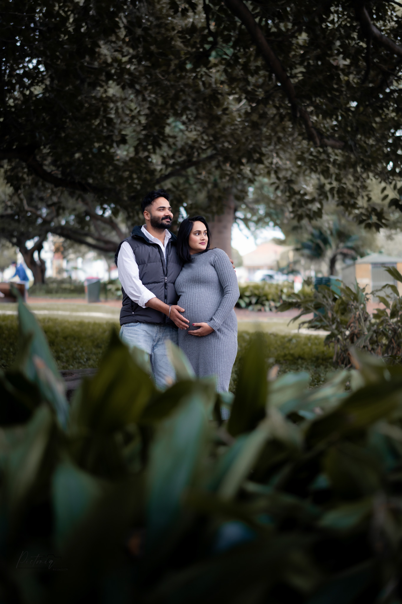 Family maternity photo in Perth park