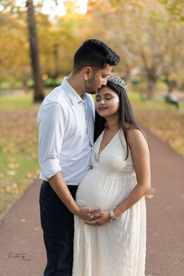Maternity Photography Hyde Park Perth: Timeless Moments in Nature