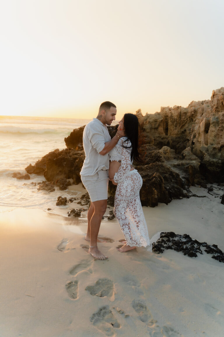 maternity photography click of perth photographer at pictoniq.