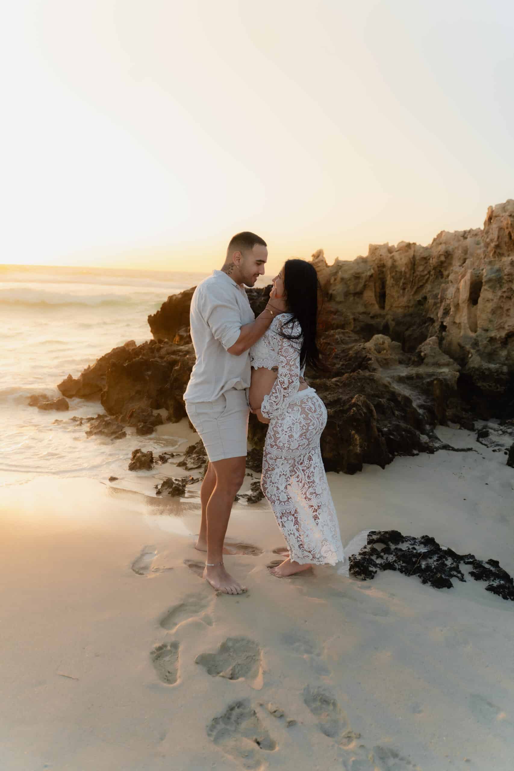 maternity photography click of perth photographer at pictoniq.