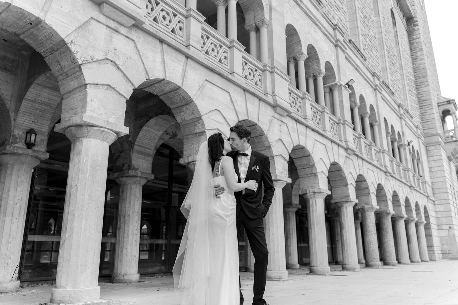 Wedding photogrphy at UWA by Pictoniq